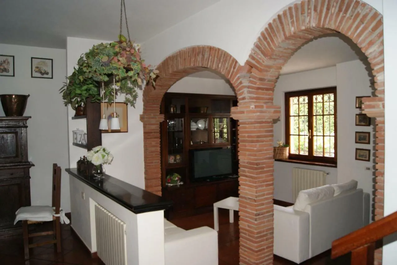 Queen Villa Camaiore 0*,  Italy