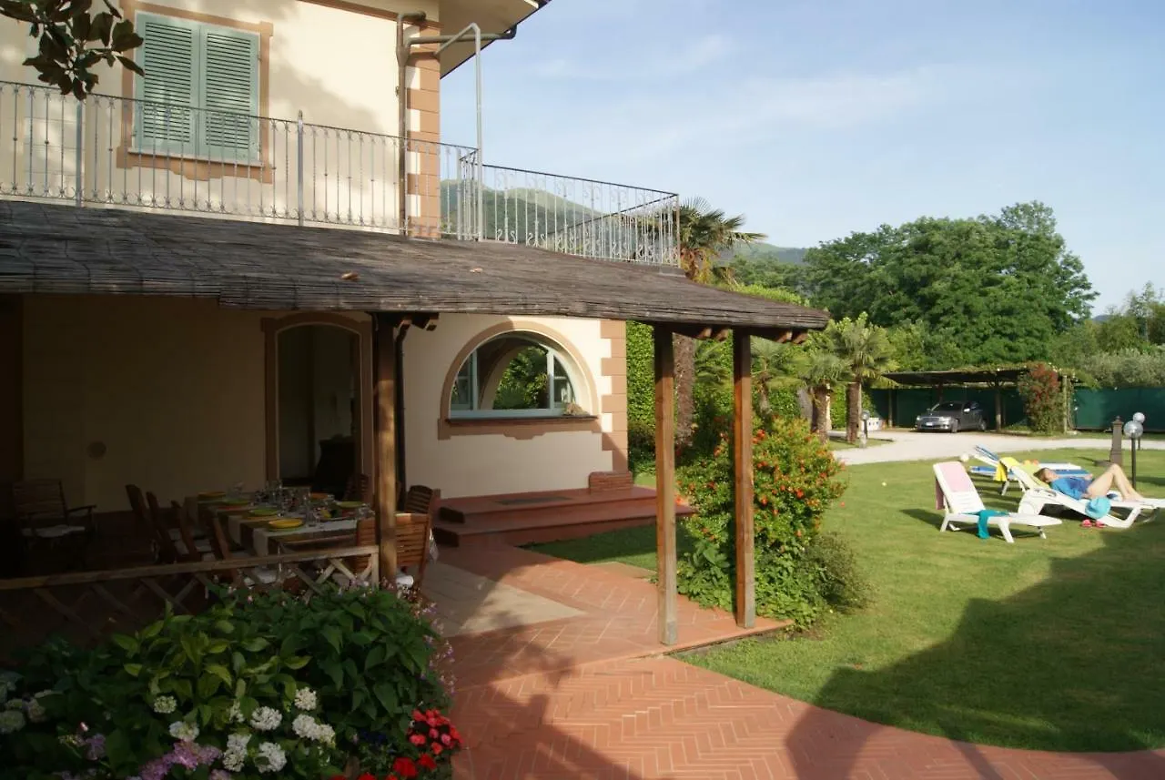 Queen Villa Camaiore